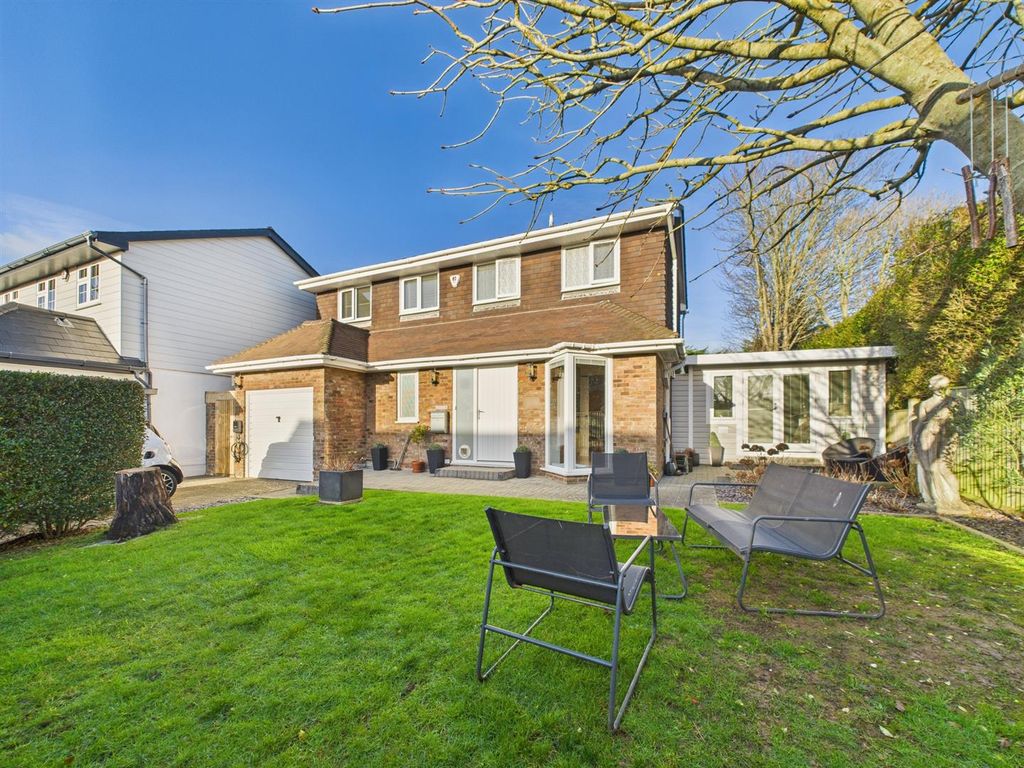 Property photo 1 of 33