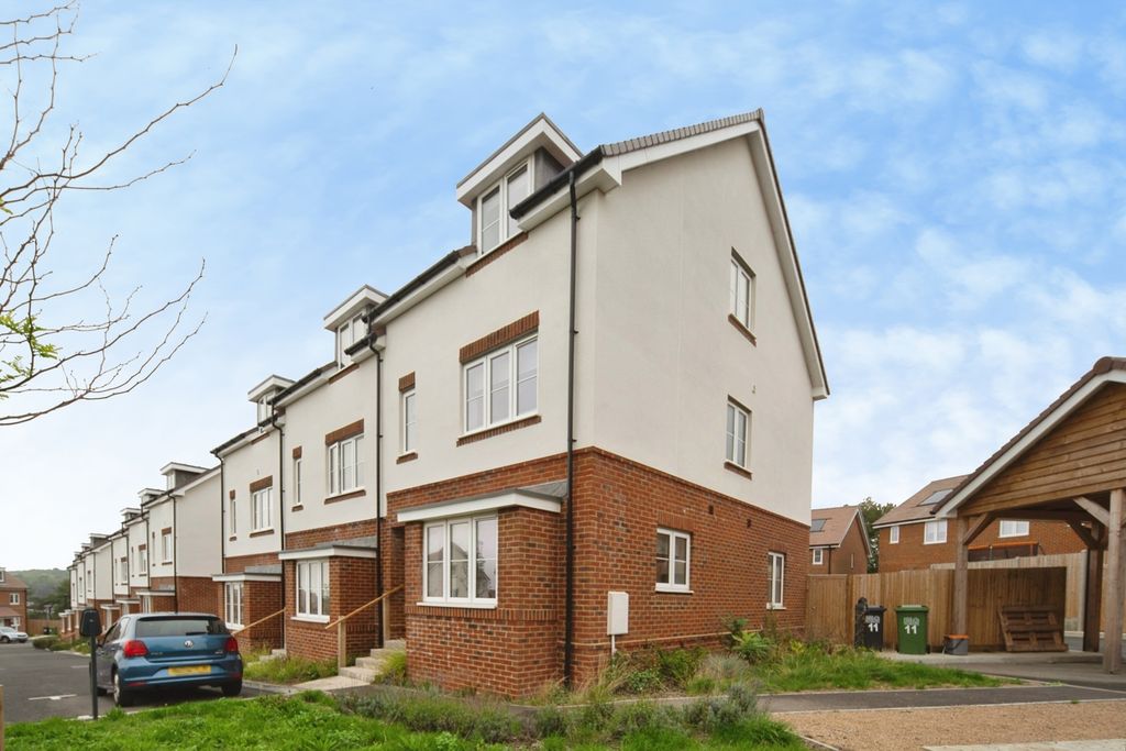 Property photo 1 of 11 Pbox-Img.Jpg