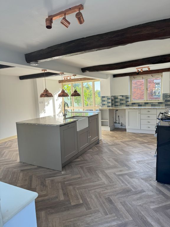 Property photo 2 of 33