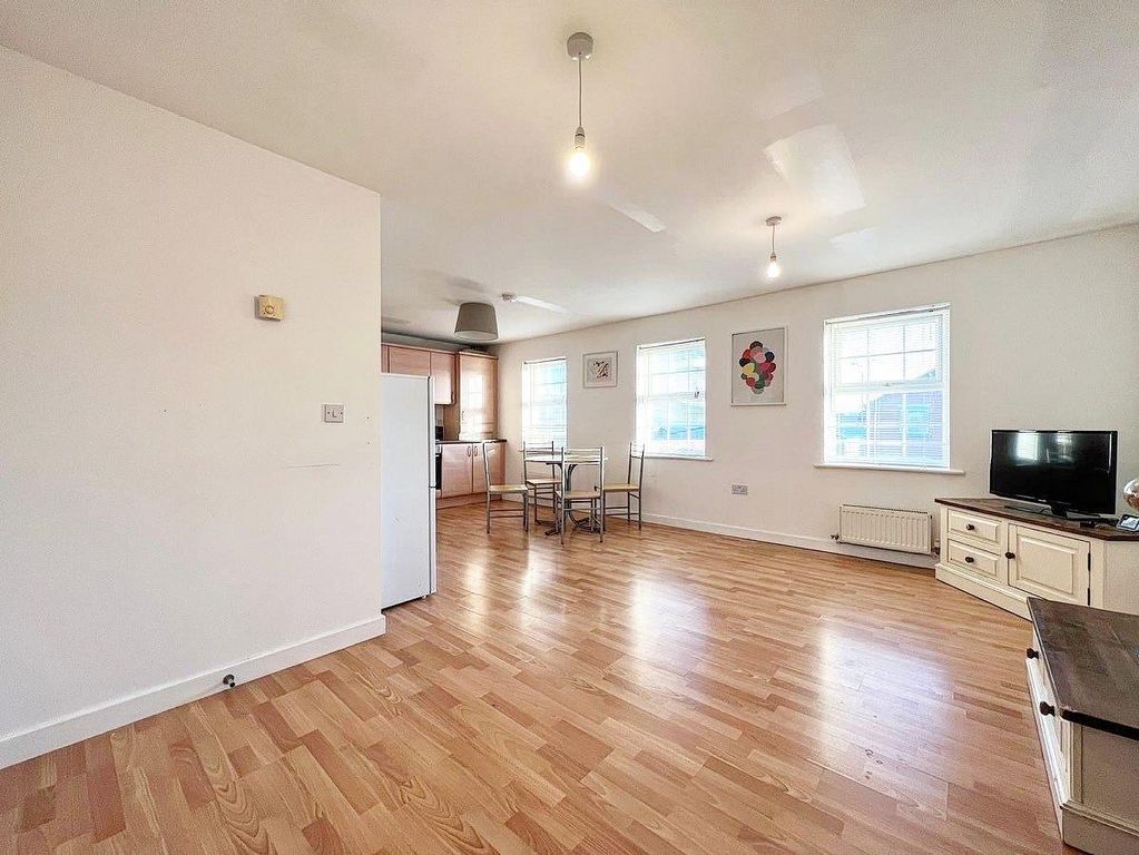 Property photo 3 of 10 Kitchen/ Lounge/ Diner