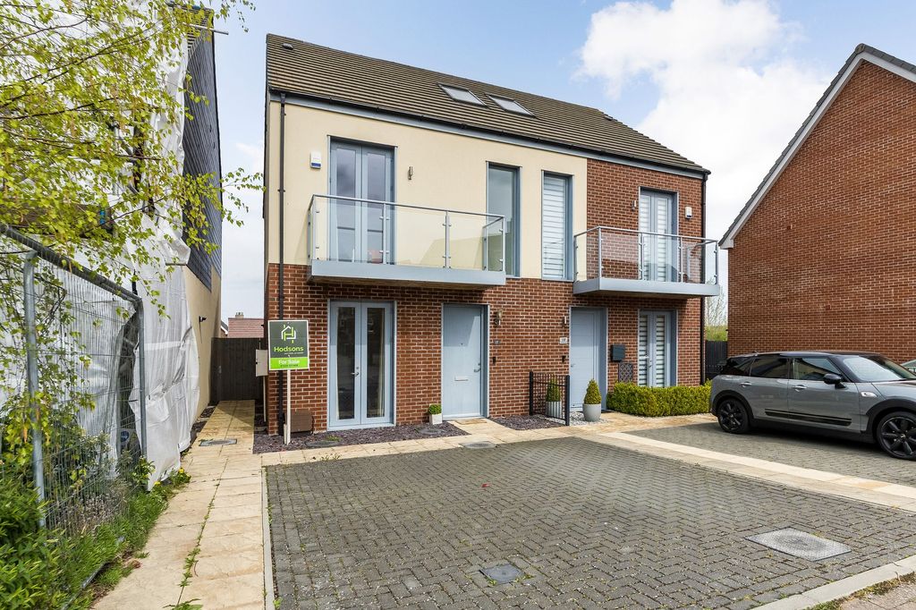 Property photo 1 of 18