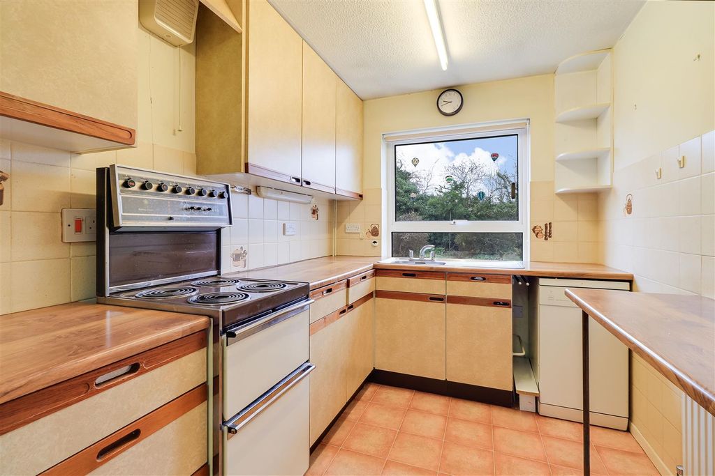 Property photo 3 of 17 Img (15).Jpg