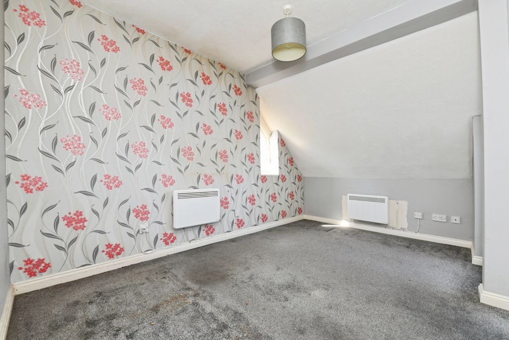 Property photo 3 of 16 Photo