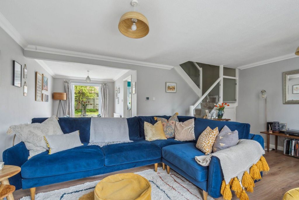 Property photo 2 of 17