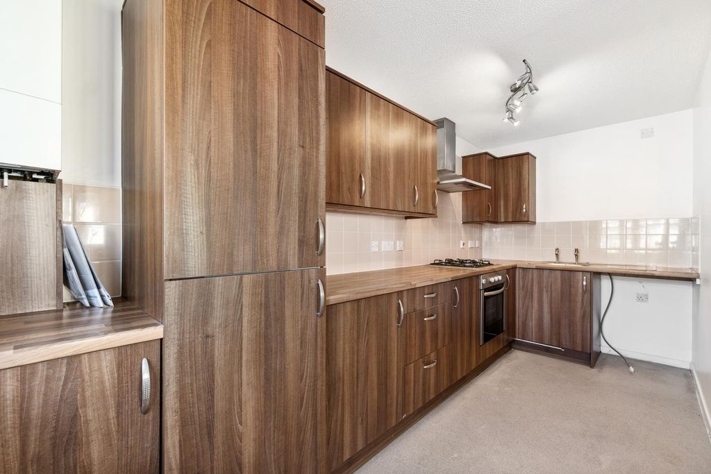 Property photo 3 of 6 Kitchen.Jpg
