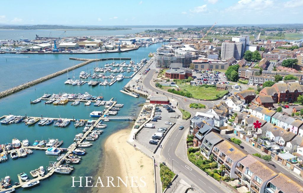 Property photo 1 of 30