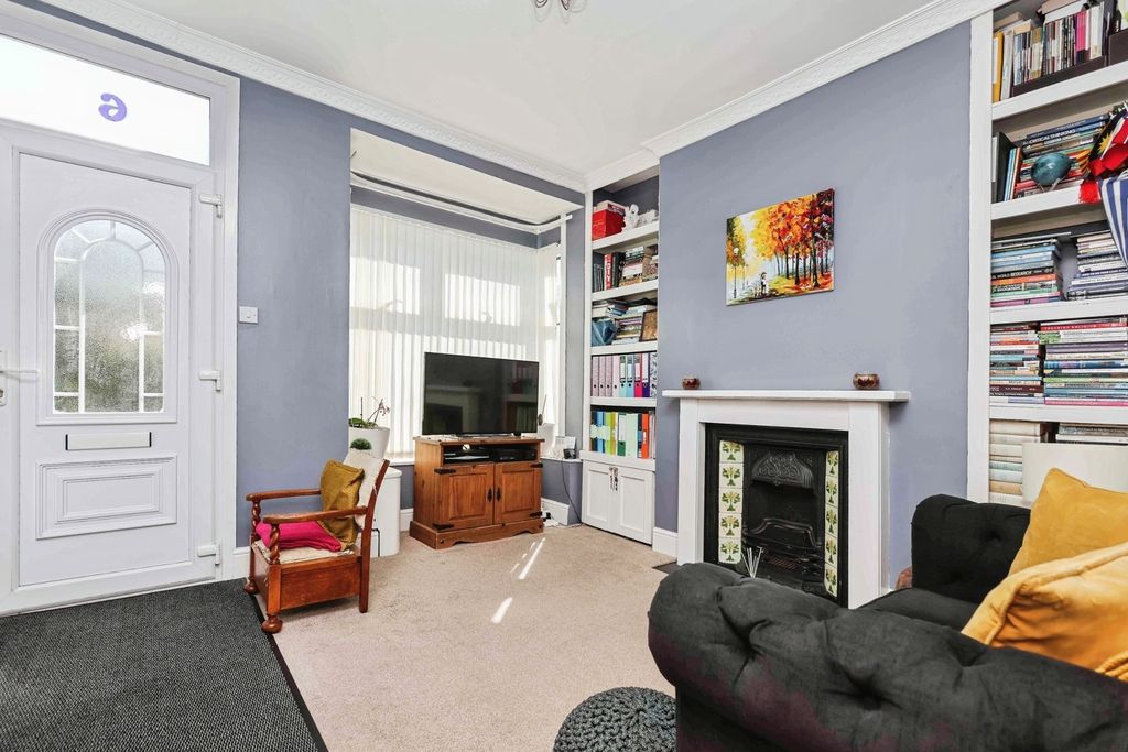 Property photo 2 of 13 Pbox-Img.Jpg