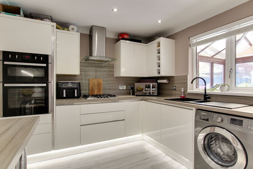 Property photo 2 of 22