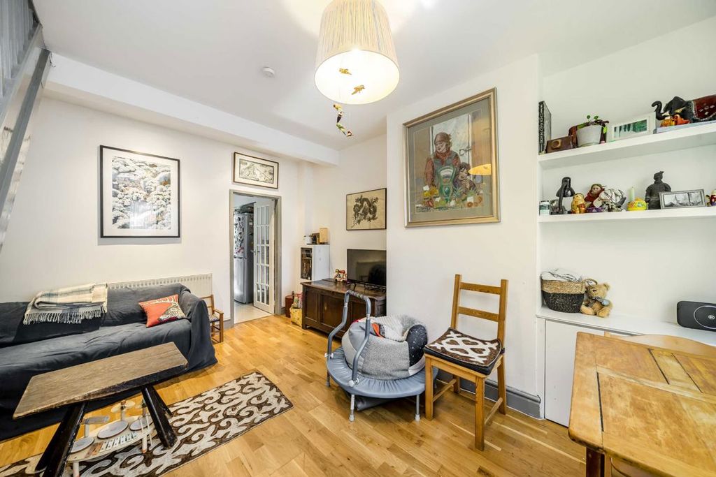 Property photo 3 of 6