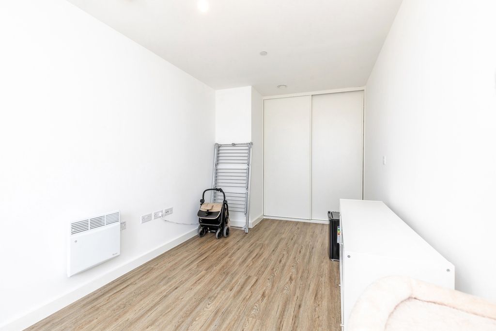 Property photo 3 of 21 Pbox-Img.Jpg