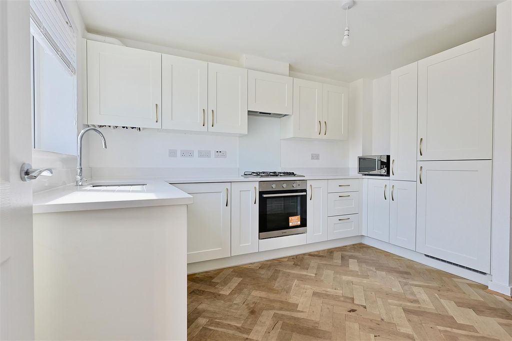 Property photo 1 of 16 Kitchen 2 .Jpg