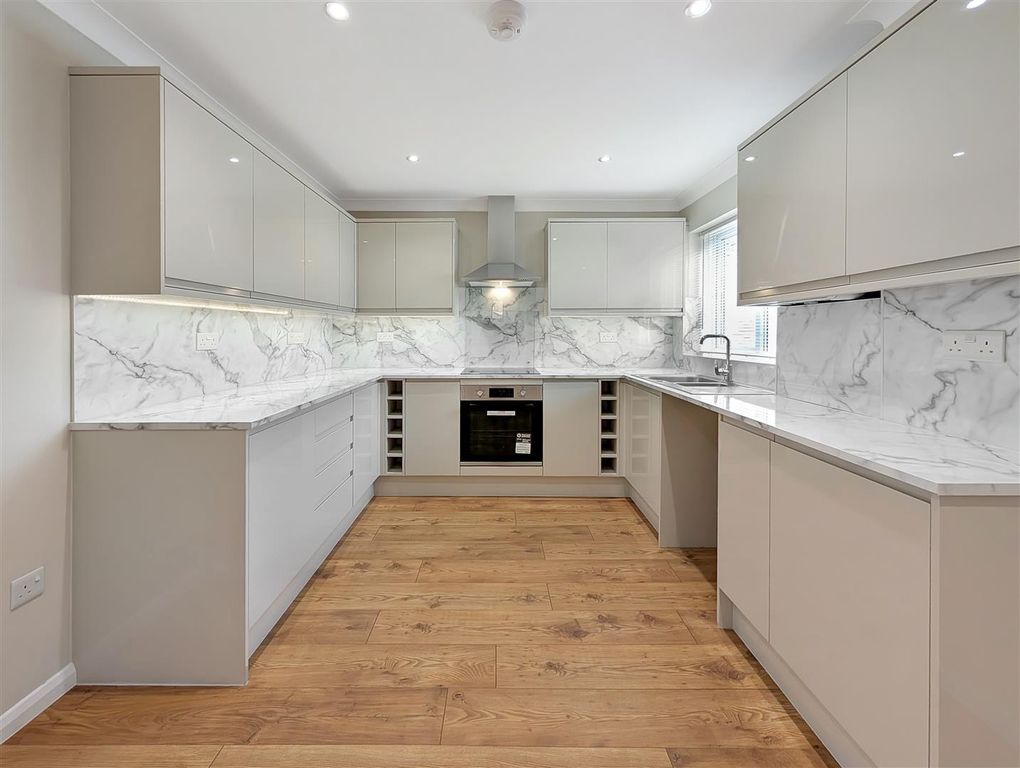 Property photo 3 of 9 Kitchen.Jpg