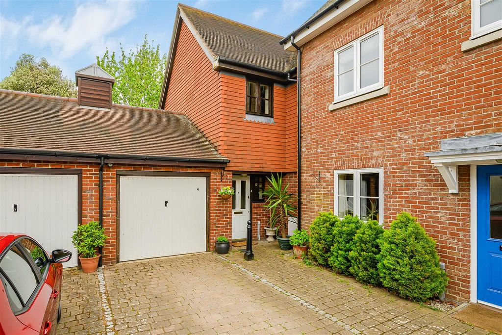 Property photo 1 of 30 4 Barbican Mews, Portchester-Small-Porticomarketin