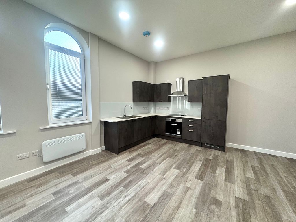 Property photo 3 of 7 Kitchen