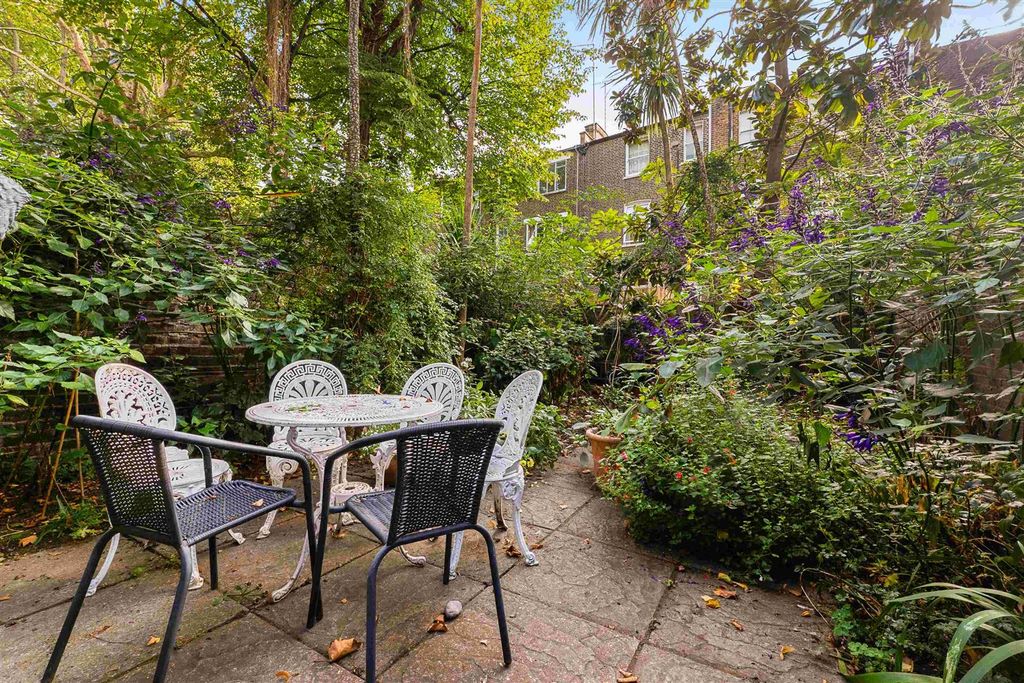 Property photo 3 of 12