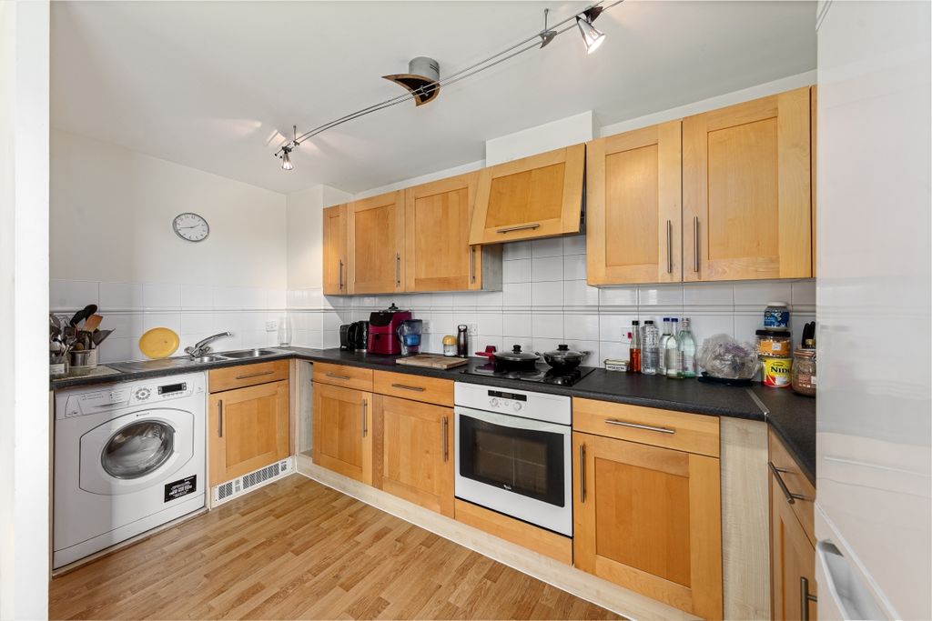 Property photo 2 of 12 094A3255