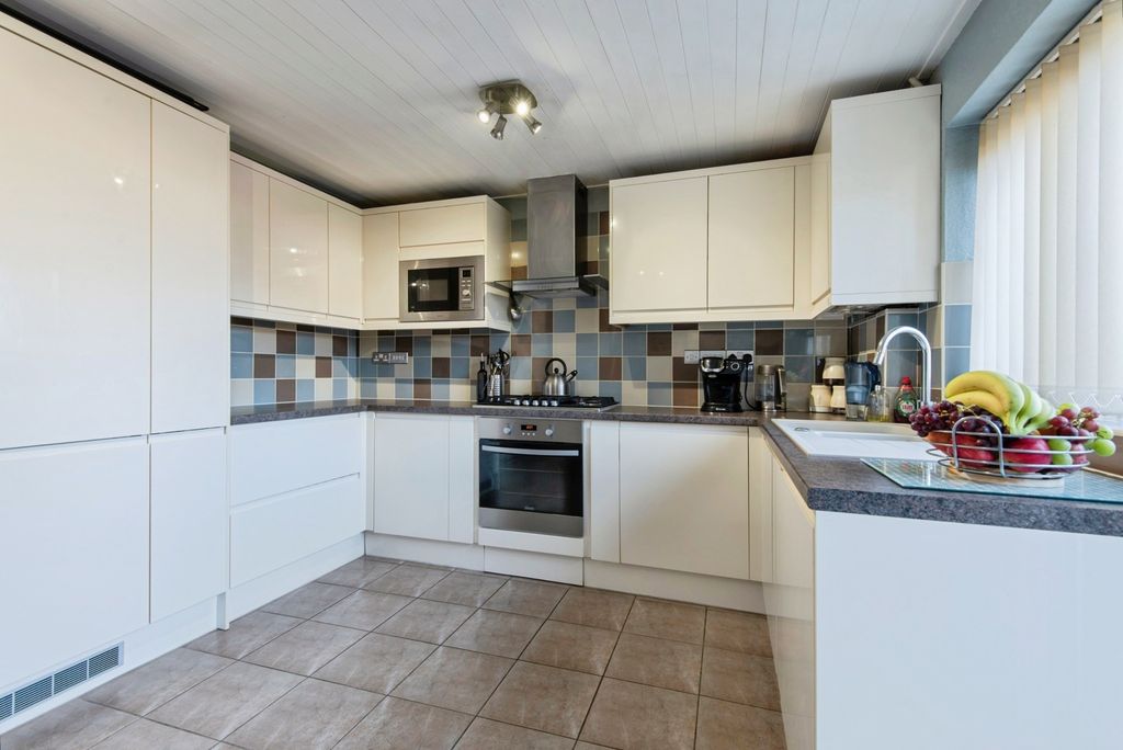 Property photo 3 of 24 Kitchen/Diner