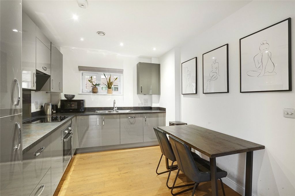 Property photo 2 of 16 Picture No. 10