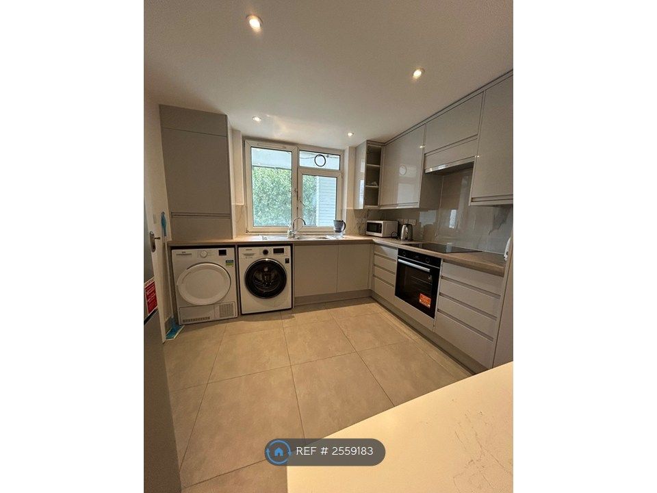 Property photo 1 of 7 Kitchen