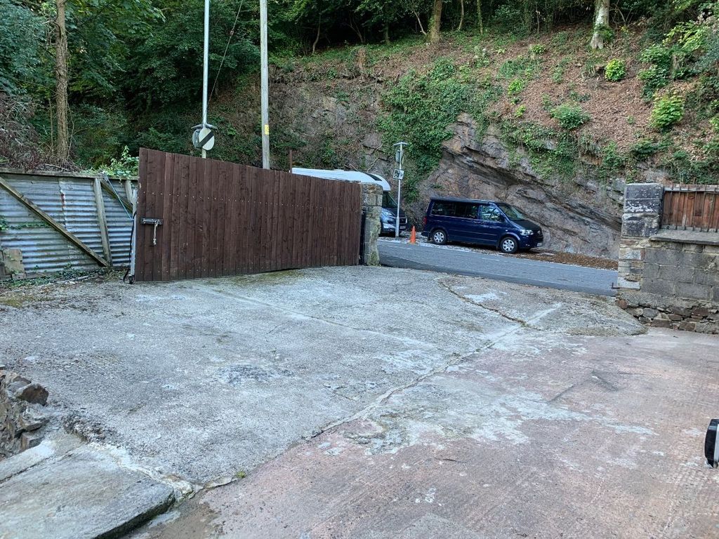 Property photo 2 of 3