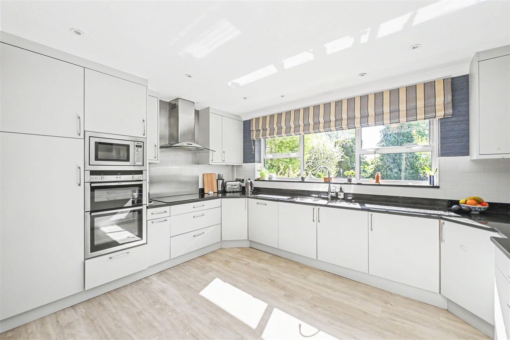 Property photo 2 of 12 29-The-Uplands-16.Jpg