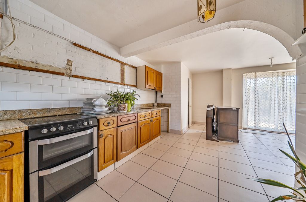 Property photo 3 of 18 1421325-8-69B983E...