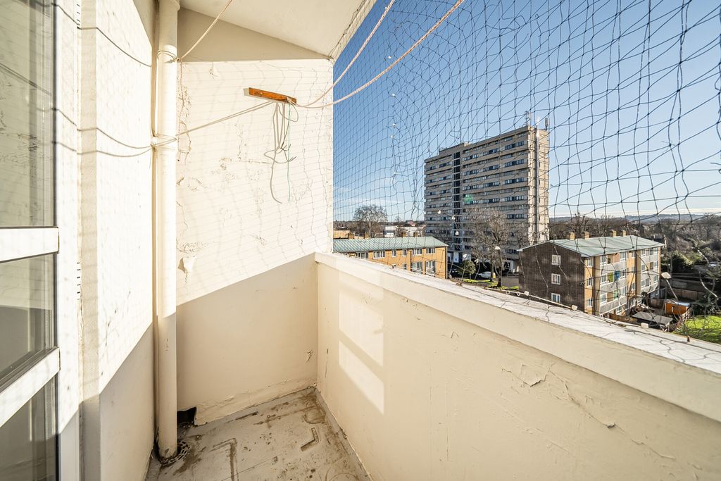 Property photo 3 of 20 Balcony