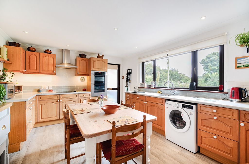 Property photo 3 of 15 3 - 1327308-7-687646d...