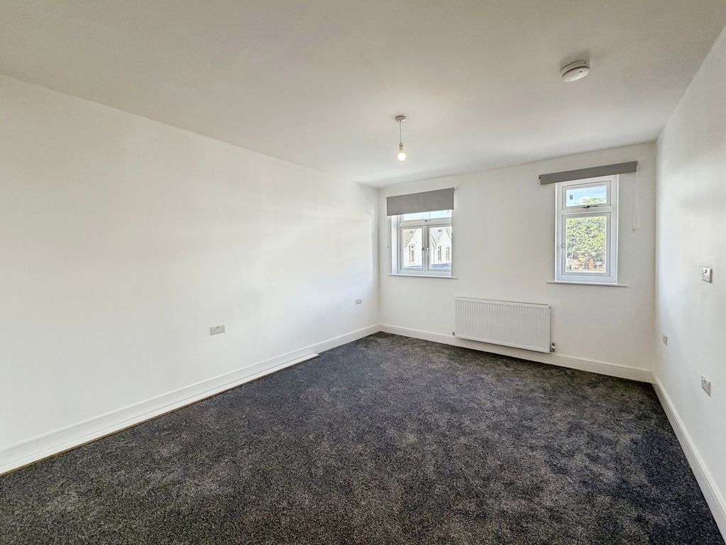 Property photo 3 of 8 Pbox-Img.Jpg