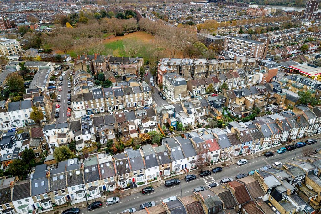 Property photo 2 of 9 Averill Street-9.Jpg