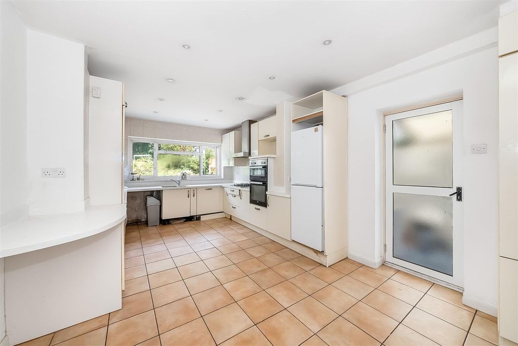 Property photo 3 of 15 Kitchen