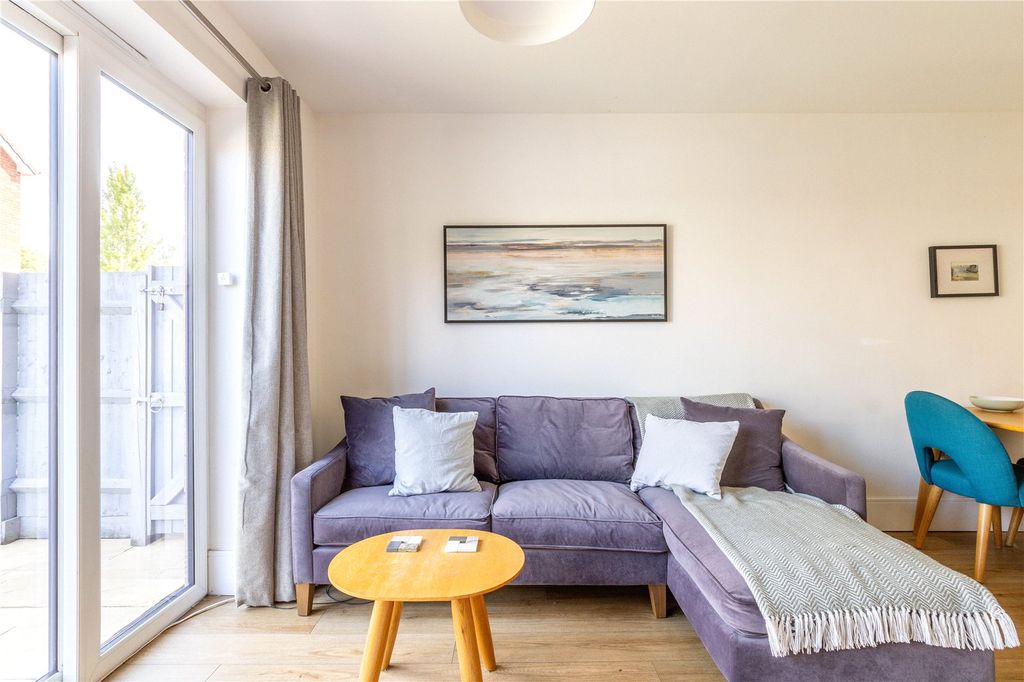 Property photo 2 of 23 Picture No. 16