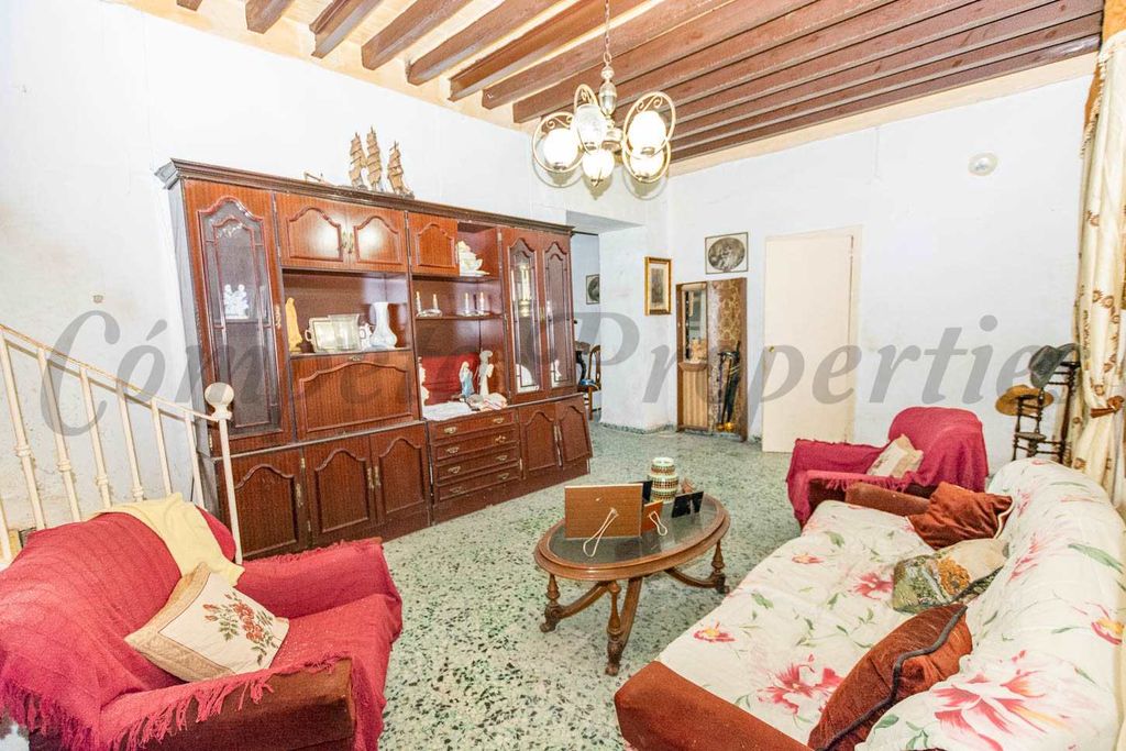 Property photo 3 of 8