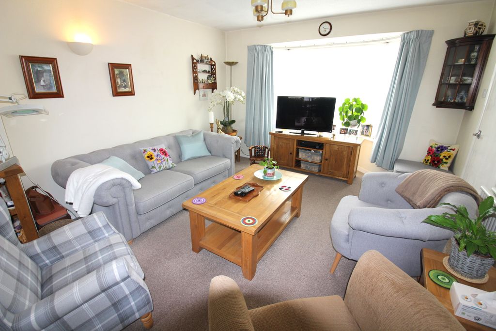 Property photo 2 of 21