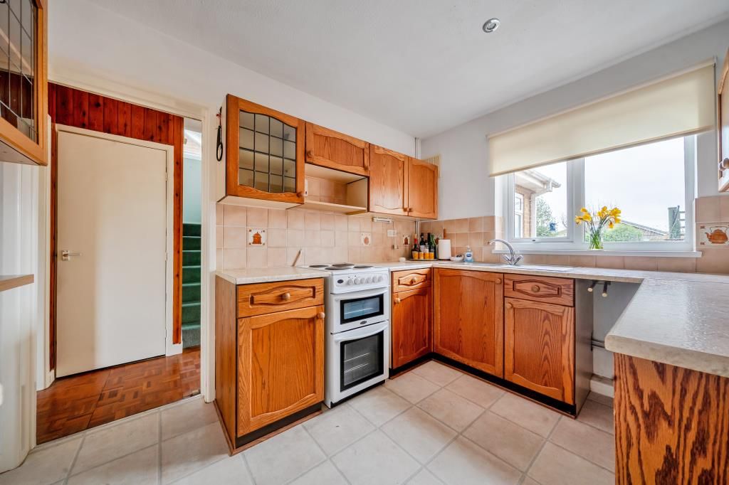 Property photo 2 of 19 Kitchen