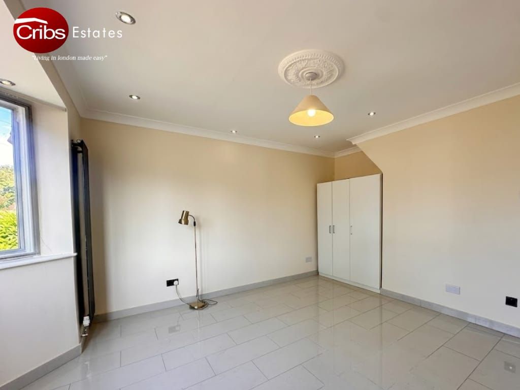 Property photo 3 of 8 Whatsapp Image 2026-08-19 At 12.04.44 (3)
