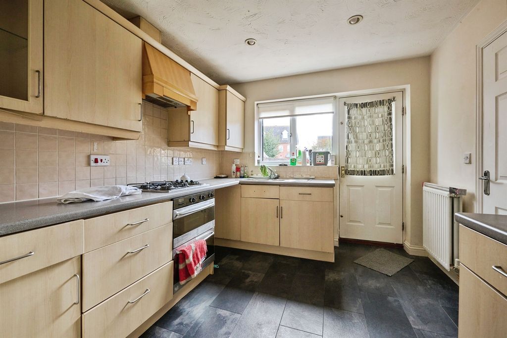 Property photo 3 of 17