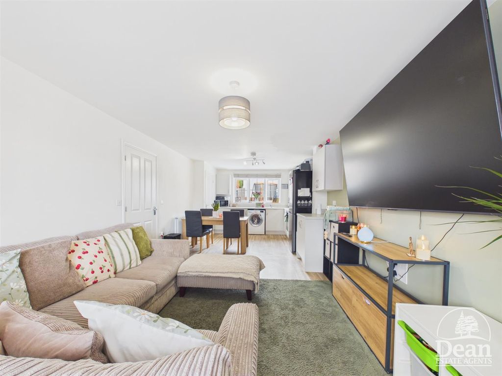 Property photo 3 of 17