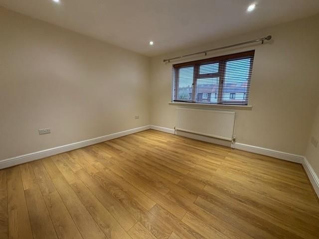 Property photo 3 of 8 Bedroom