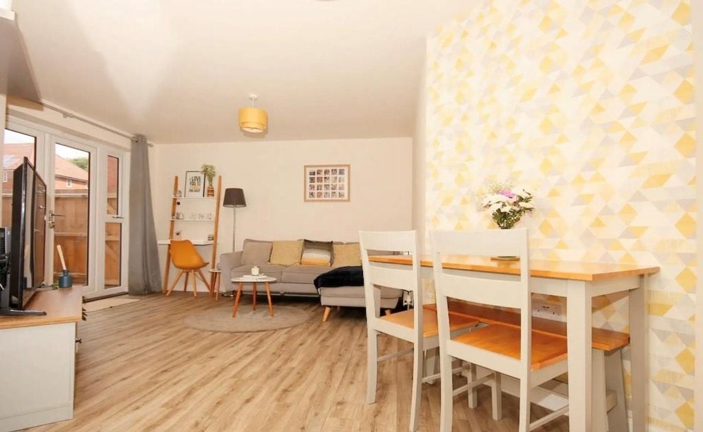 Property photo 2 of 11