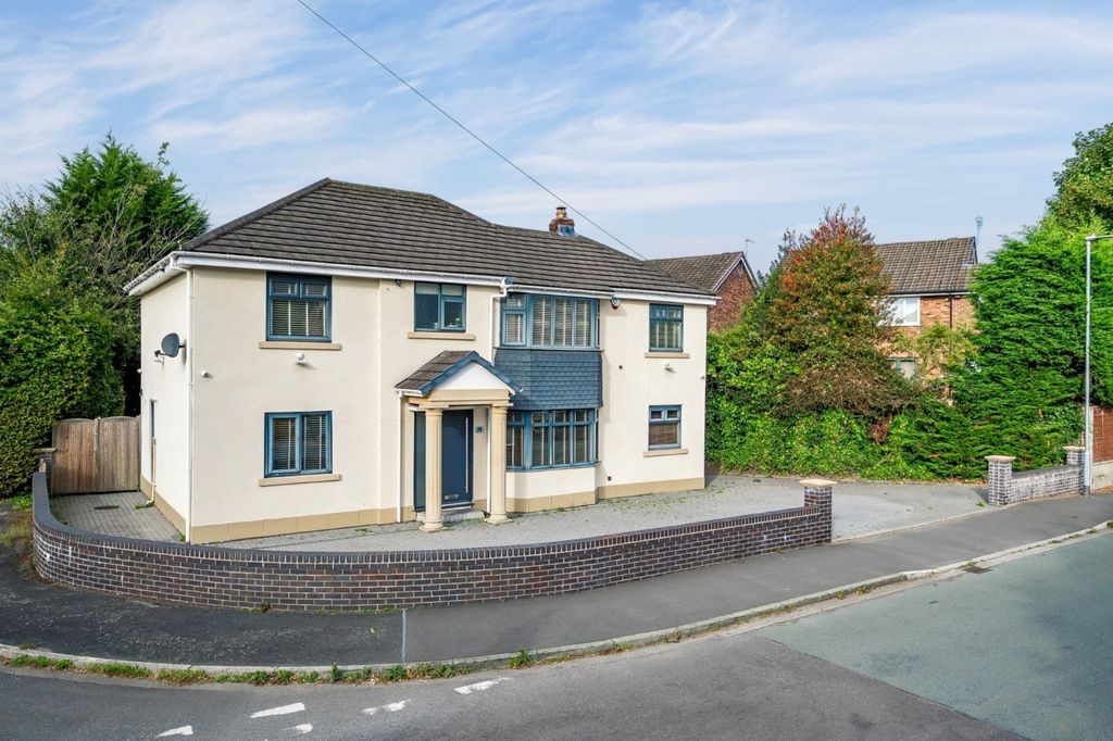 Property photo 1 of 24 Newlands Drive