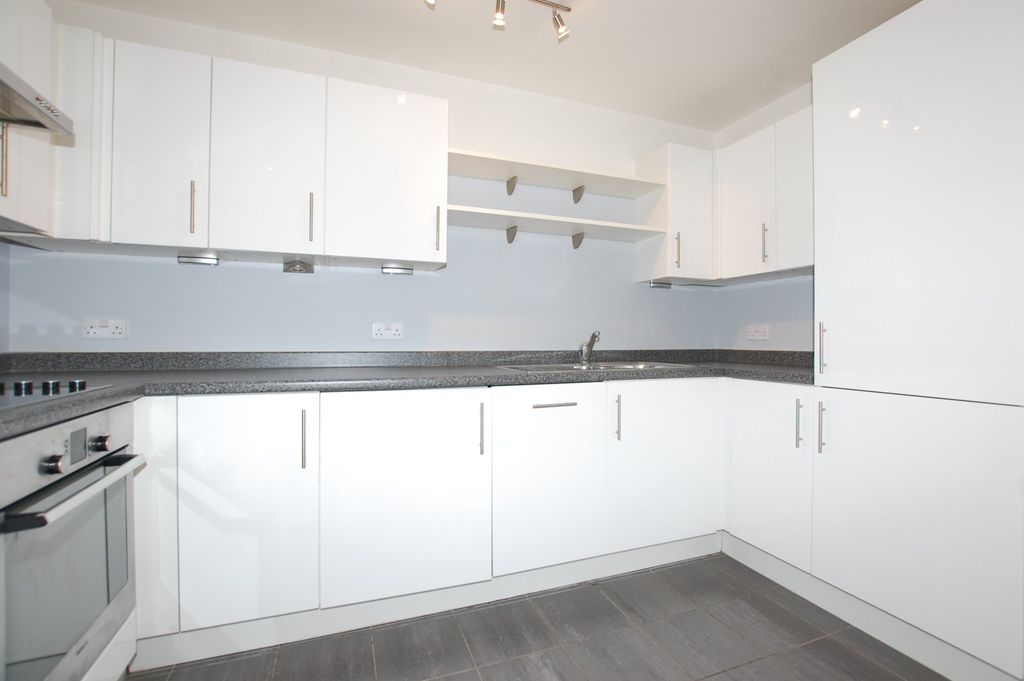 Property photo 2 of 7 Kitchen