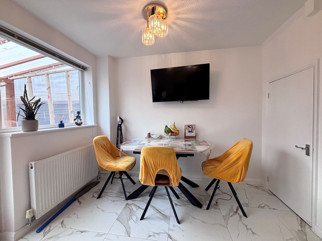 Property photo 3 of 16 Image