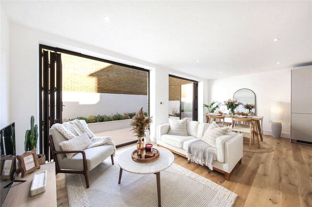 Property photo 1 of 21 Picture No. 18