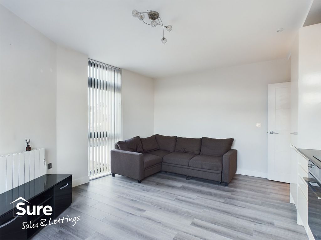 Property photo 3 of 12 2797384