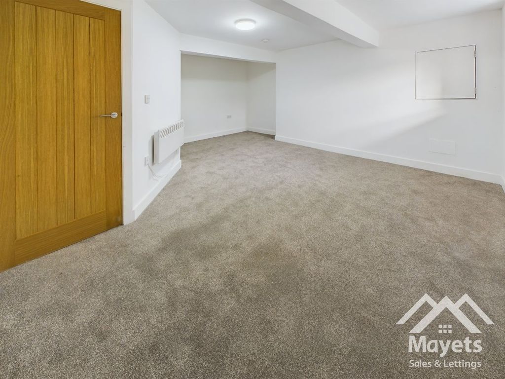 Property photo 3 of 23