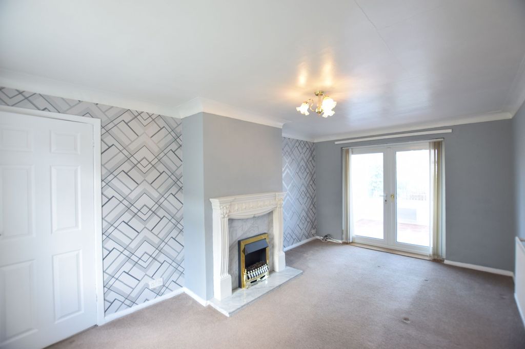 Property photo 3 of 9 Living Room