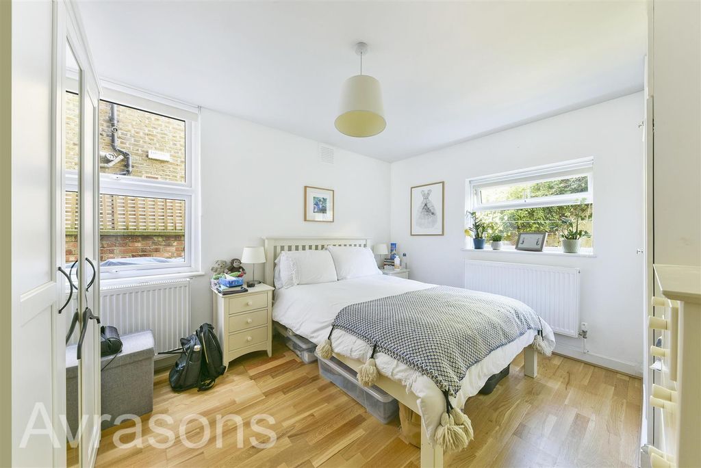 Property photo 3 of 9 Bedroom