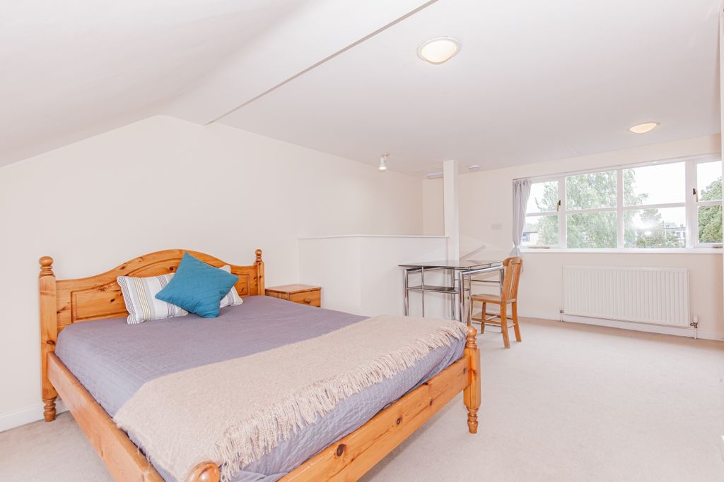 Property photo 3 of 12 Bedroom