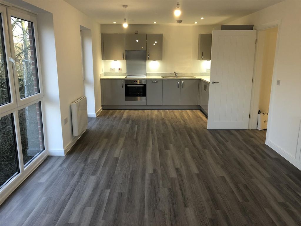 Property photo 2 of 11